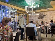 Front dining room on a Saturday night about 9pm; there is also a rear dining room where I think the many VIPs are seated.