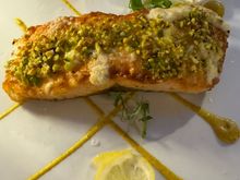 My salmon encrused with pistachio