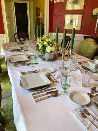 With appetizer plates in place )just for the photo, they go back to the kitchen before anyone arrives)