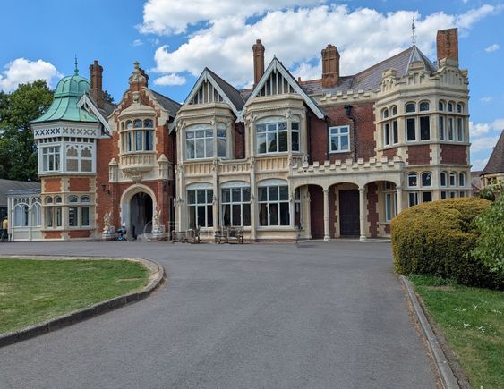 Mansion house originally used for codebreakers
