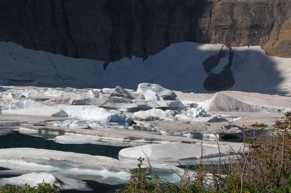 Beautiful Iceberg lake