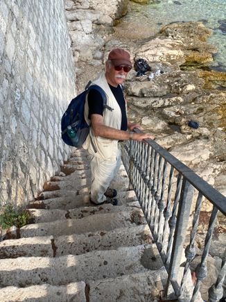 Steps down to the beach 