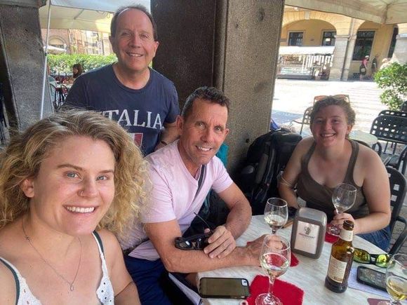 Meeting up with my brother (seated) and two of his girls in Padua.