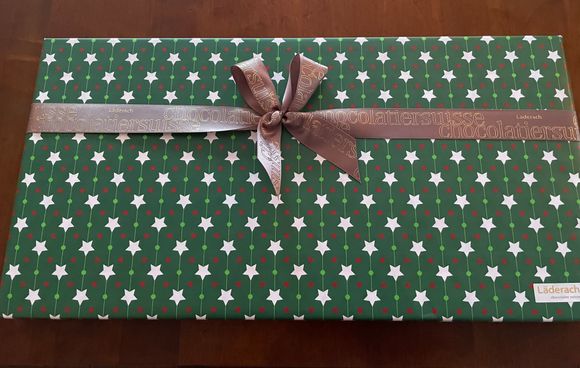 Perfect Swiss wrapping. 
