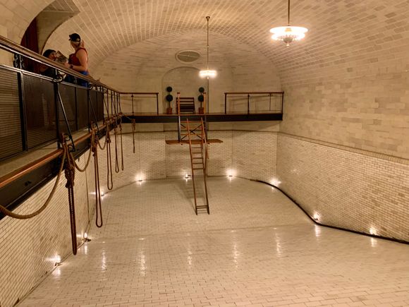 Swimming pool for gruezi 