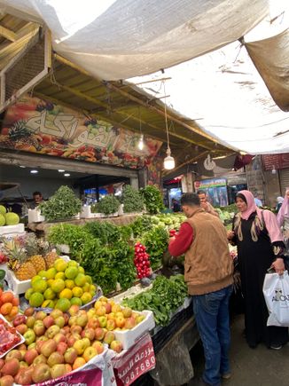 Fruit and vegetable market