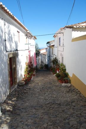 The Rua. da Fonte of the Judiaria