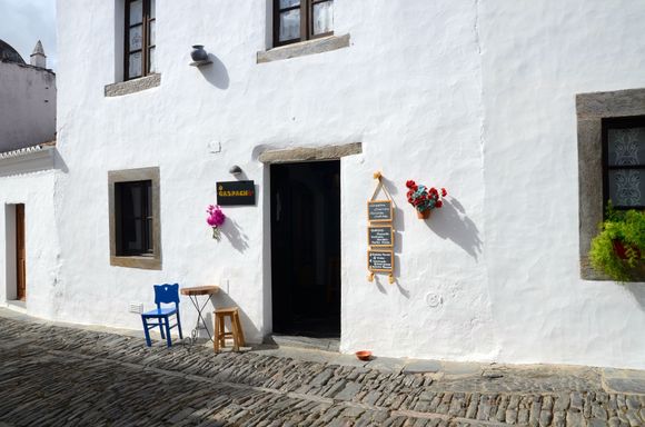 A shop selling wool blankets, a typical handicraft of the region
