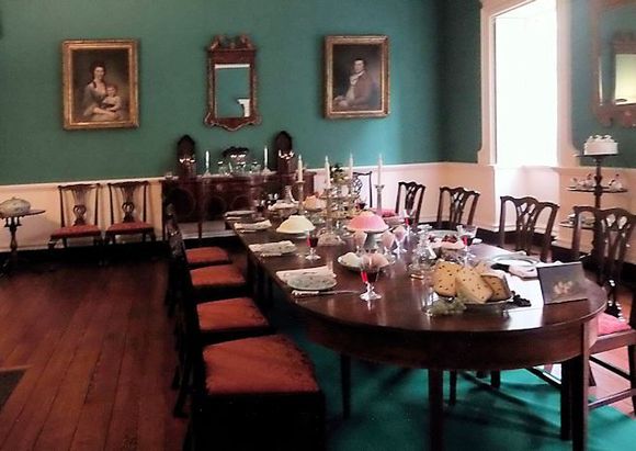 A gorgeous dining room.