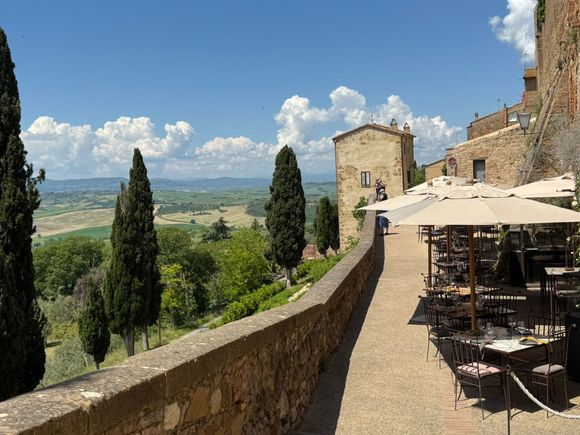 More Val D'Orcia scenery