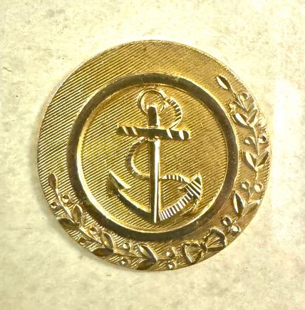 Admiral Nelson’s button, a top memento given to the Queen. Florida, I was thinking of the Nelson memorabilia photo you posted last week.