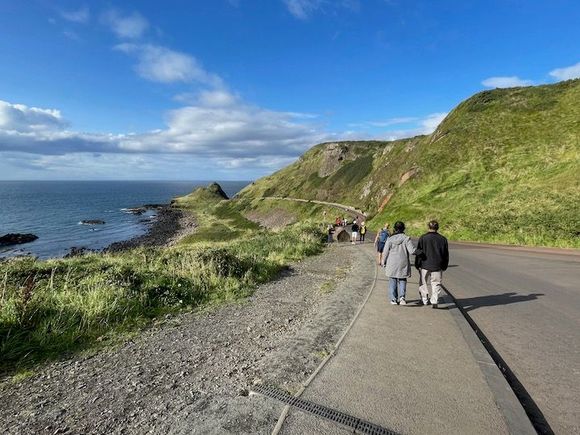 The walk from the hotel/visitor center to the rocks takes about 15 minutes (this is the evening visit)