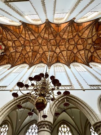 What a ceiling!!!