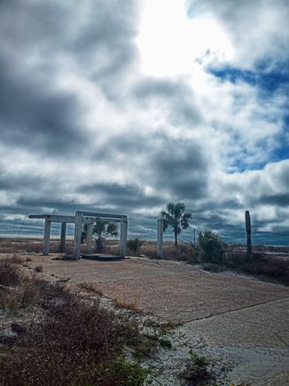 Mexico beach stilt remains