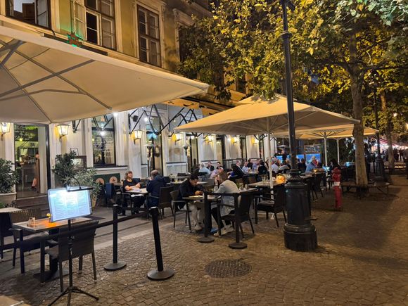 Korhely Restaurant in Liszt P Ter (Square)