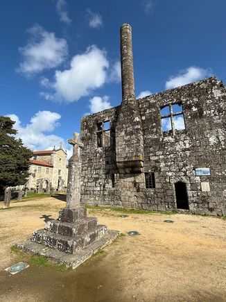 The Barcelos Earl’s Palace was built in the early 1400s. It fell into disrepair over the ensuing centuries, but the ruins are now a national monument.