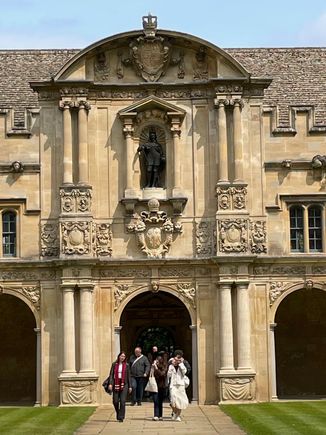 Big entry way with the Charles the First at the top