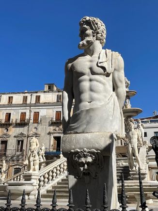 Close up of the fountain statues.

