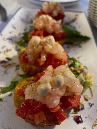 Prawn crudo crostini, Anciova