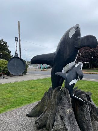This is a giant frying pan and whale sculpture.   When I visited the Columbia Pacific Heritage Museum, I found out this was actually used in giant clam bakes in the 1940's.