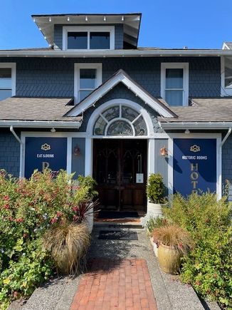 Sherburne Hotel is the longest continually hotel in Washington State. Built in 1896. Some of it's guests have been Charlie Chaplin, Laurel and Hardy, Paul Newman and Robert Redford and Elizabeth Taylor. Not all at the same time.