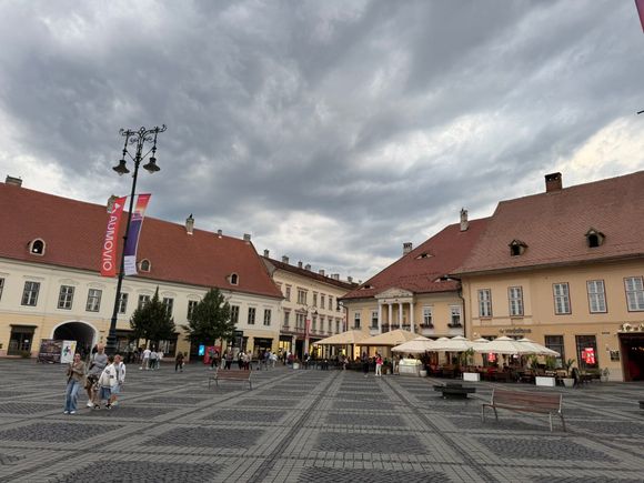 Piata Mare (Large Square)