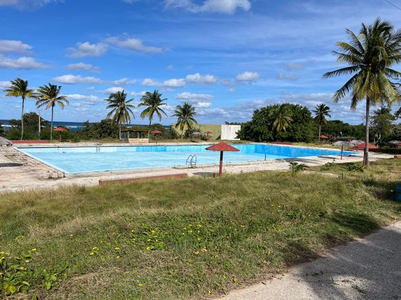 Vacant very large campismo piscina.