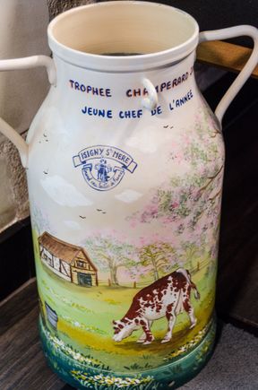 A trophy won by staff at that restaurant in Savonniere. Awards won for foodic excellence is France surely have a special meaning.