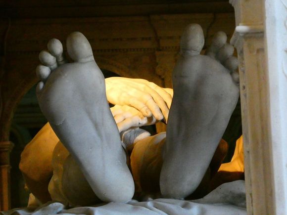 in the basilica of Saint Denis which I had entirely to myself yesterday

https://anyportinastorm.proboards.com/thread/8813/basilica-saint-denis