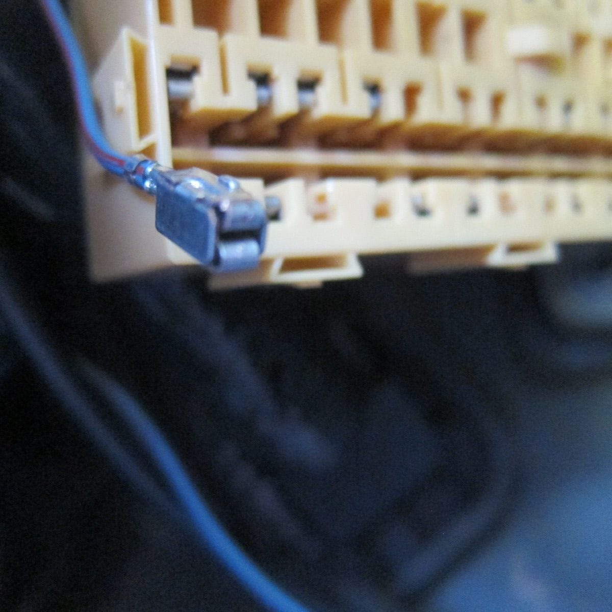 Ford fuse block connectors #9