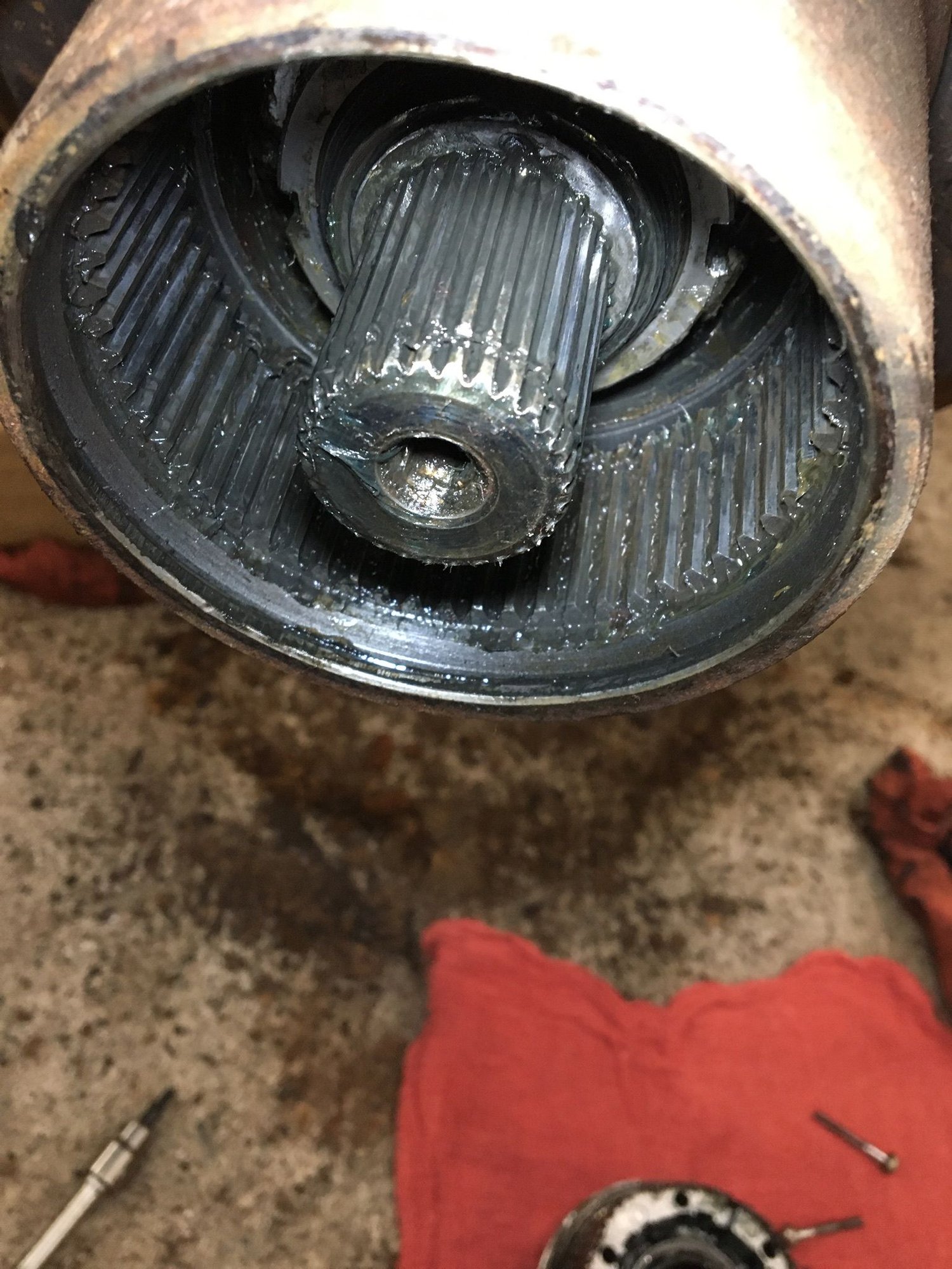 96 F250HD manual locking hub removal Ford Truck Enthusiasts Forums