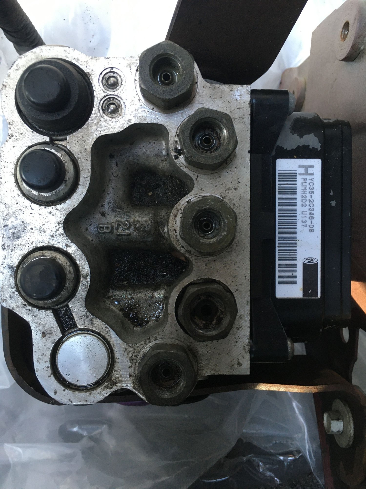 2001 Ford Excursion - ABS module - Manifold and Controller - Brakes - $400 - Milwaukee, WI 53213, United States