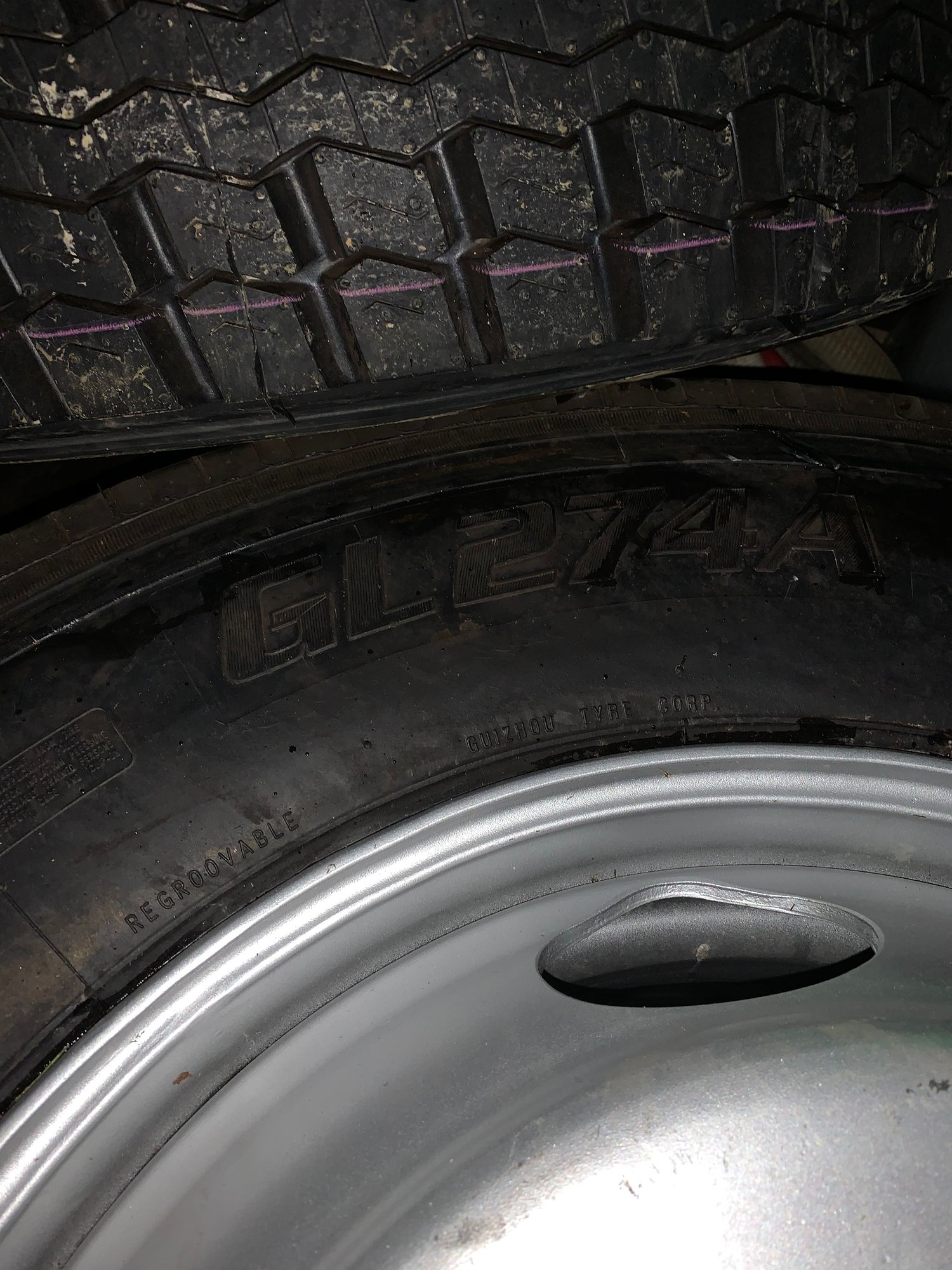 Wheels and Tires/Axles - SIX 10R22.5 New tires and wheels and new lug nuts for 6 lug ford 1960's - New - 0  All Models - Howell, MI 48855, United States