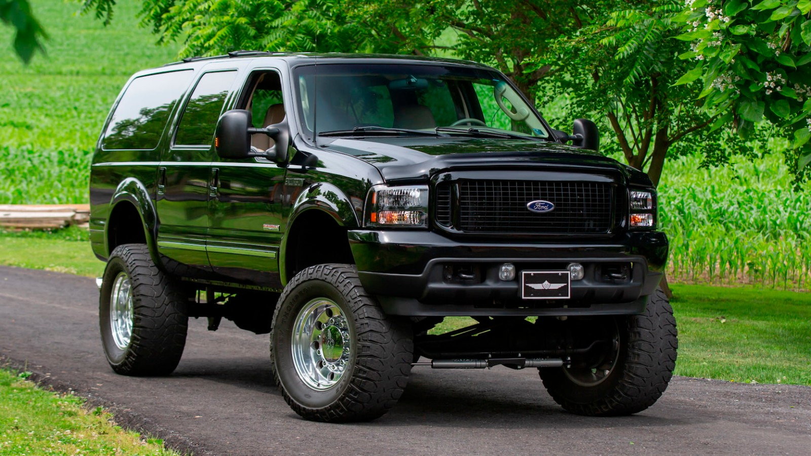 ford excursion 6.8 oil capacity