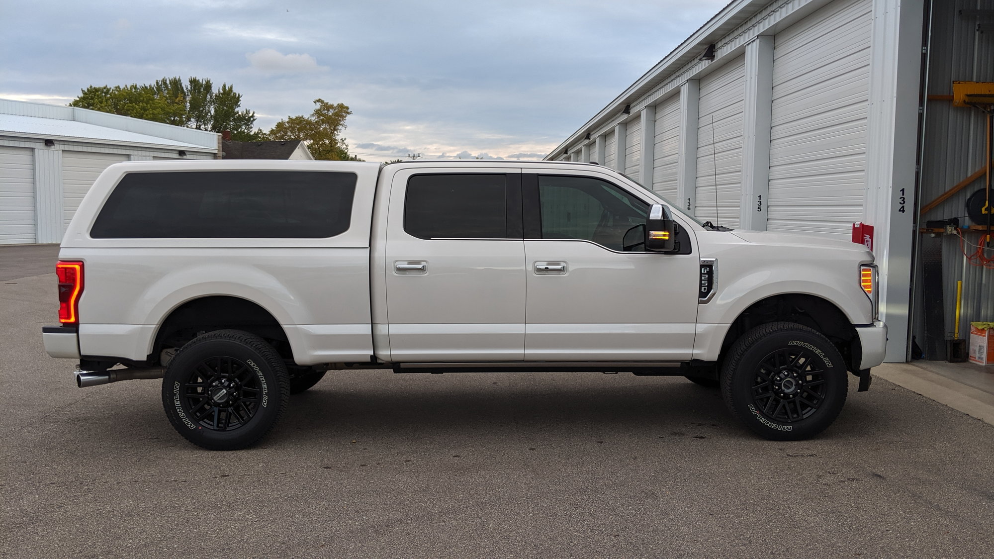 White Platinum Tri Coat Camper Shell Ford Truck Enthusiasts Forums