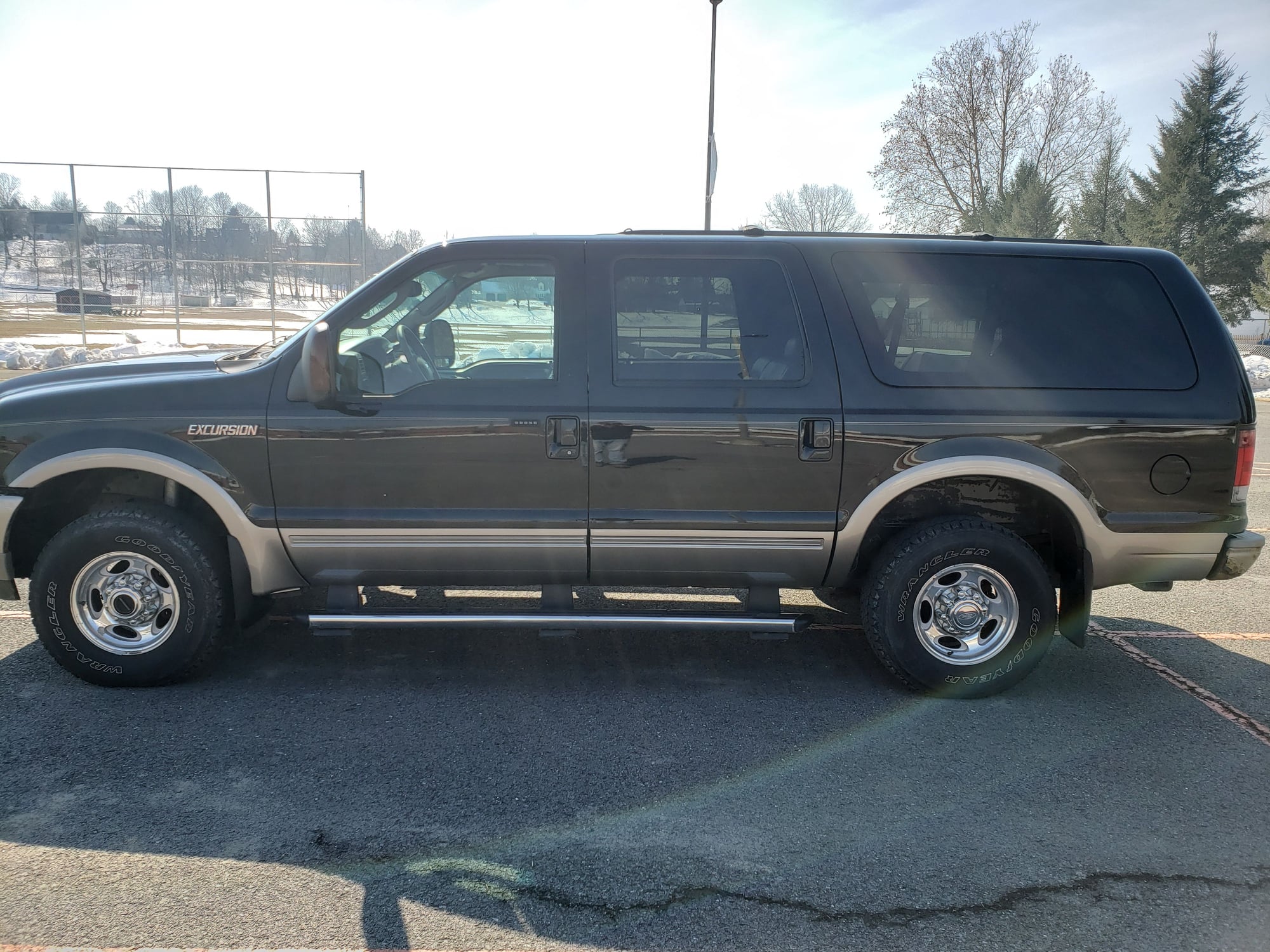2004 Ford Excursion - Central PA Excursion for sale - Used - VIN 1fmsu45p54ed59200 - 280,000 Miles - 8 cyl - 4WD - Automatic - SUV - Black - Lewisburg, PA 17837, United States