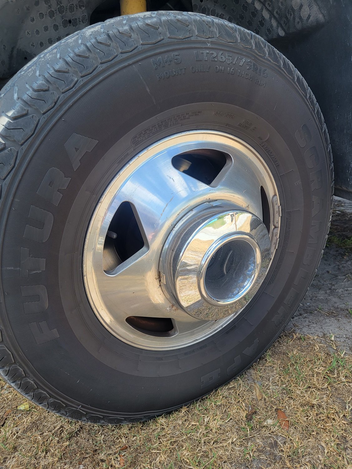 2017 8x200 lug pattern wheels on a 2000 f350 dually? Ford Truck