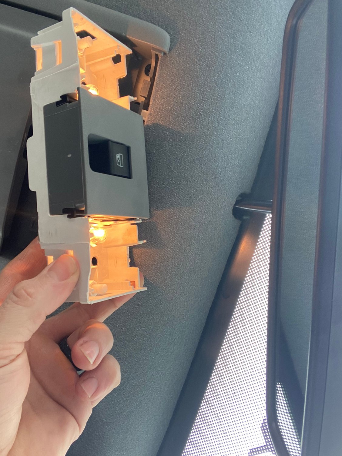 2012 F 350 Interior lights not coming on when the doors are opened
