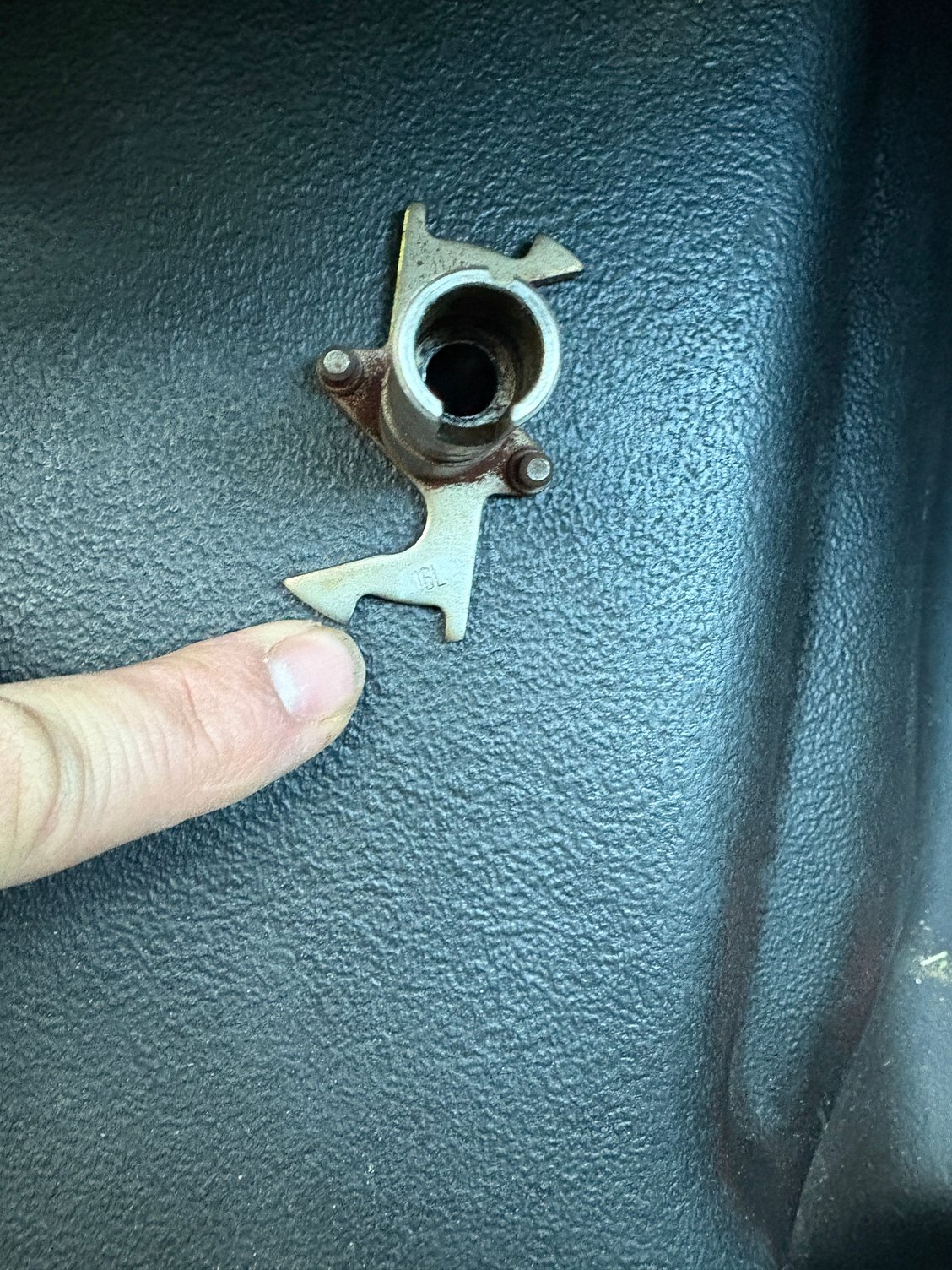 I shortened the gap here so that I only had 20 degrees of advance rather than 32 degrees. 