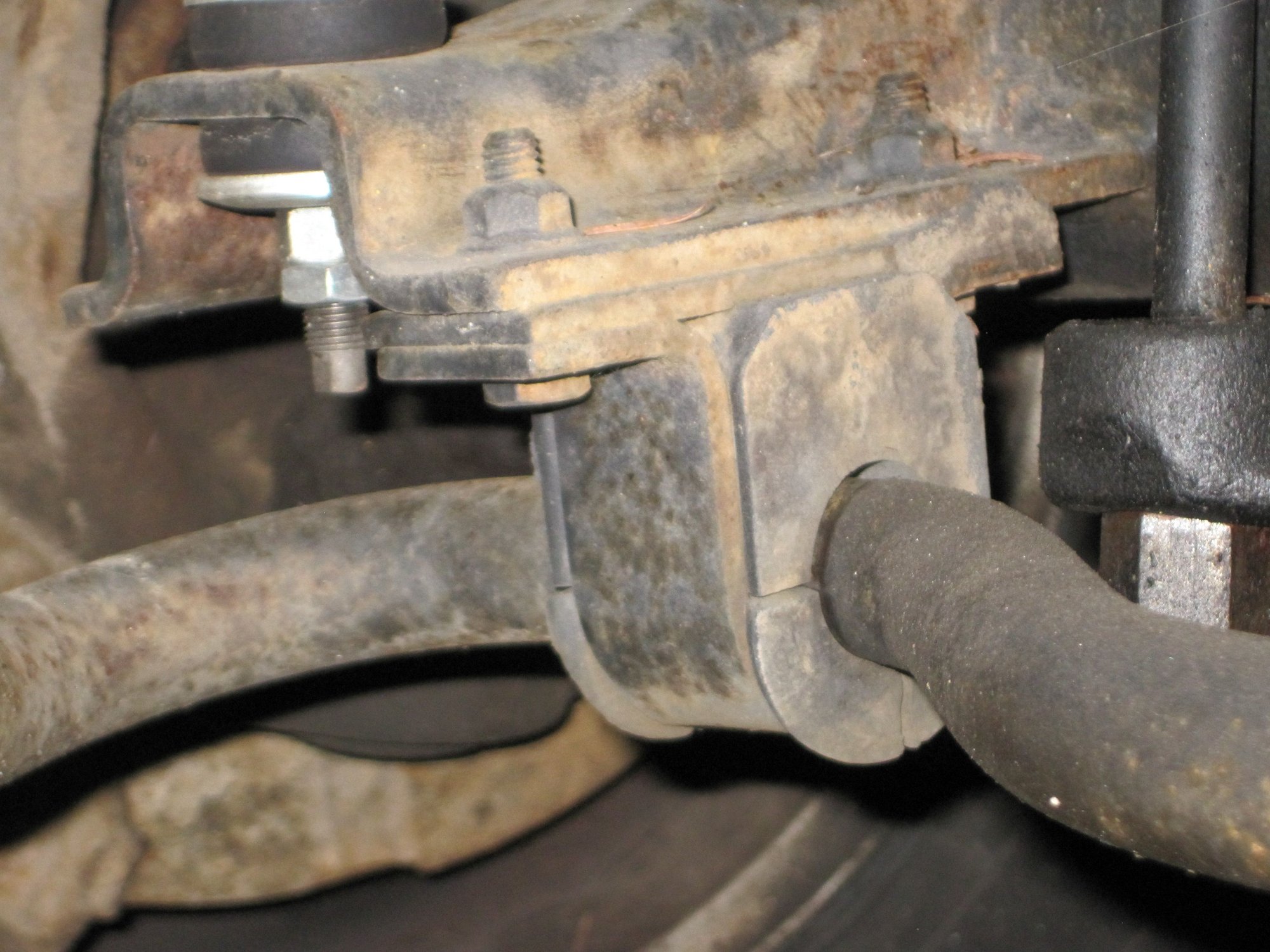 Can someone please post F250/350 Sway Bar Pics? Ford Truck