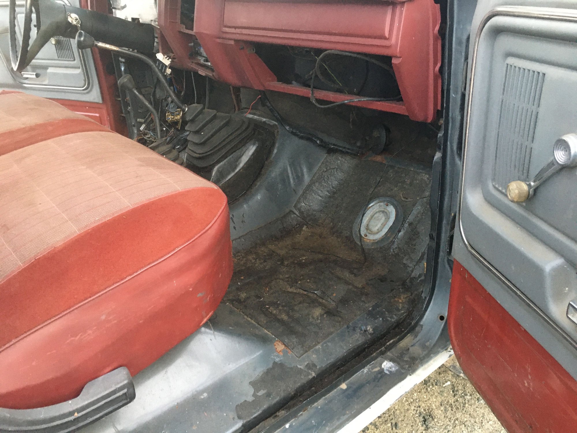1986 Ford F-250 - Project / Parts / Repair - '86 F250 - 6.9 Diesel 4wd 4speed Hi/Lo new cab dump bed, many extra parts - Used - VIN 2FTHF2610GCB25077 - 230,000 Miles - 8 cyl - 4WD - Manual - Truck - Yellow - Heath, MA 01346, United States