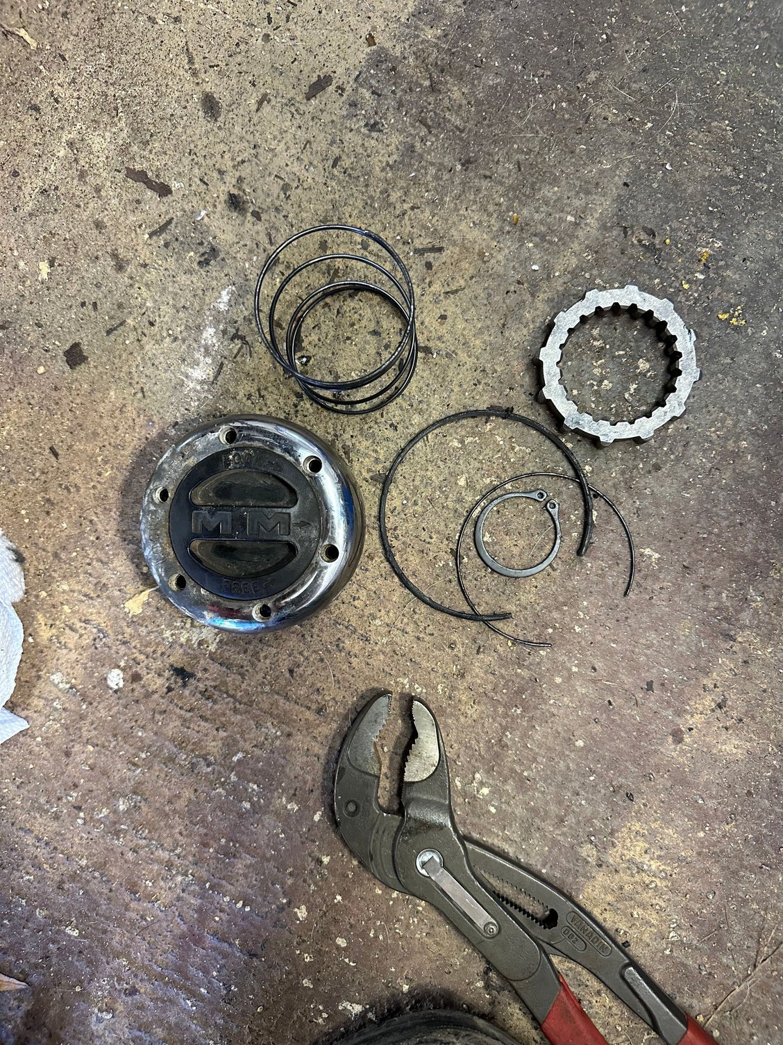 Manual locking hub removal Ford Truck Enthusiasts Forums