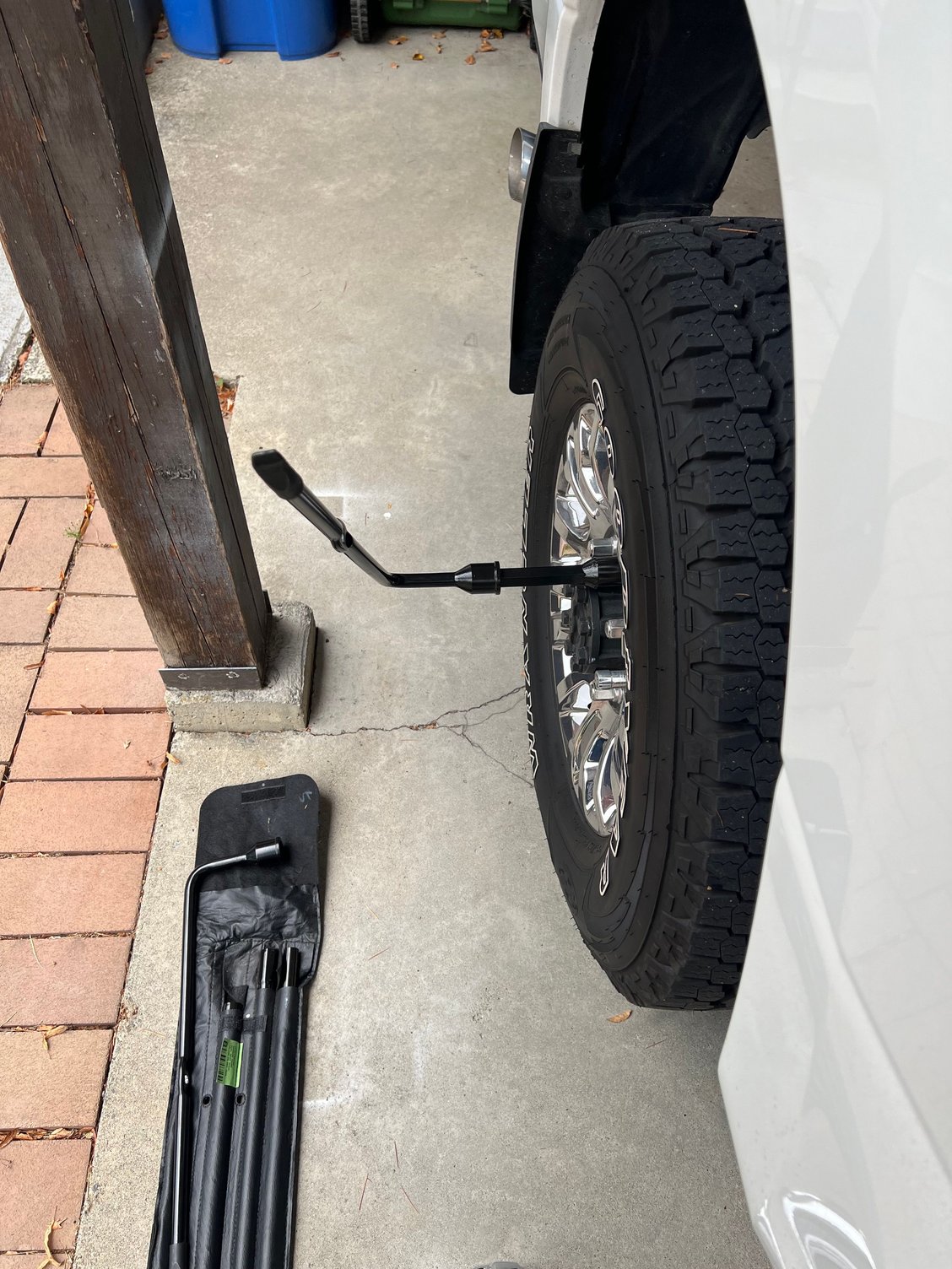 Upgrade oem screw bottle jack with hydraulic bottle jack Ford Truck