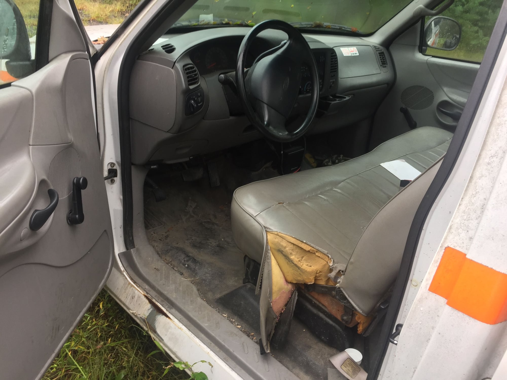 1998 Ford F-150 - 98 F150 FOR PARTS OR REPAIR NEEDS TRANNY GOOD SOLID TRUCK BLOWS COLD NO RATTLES - Used - VIN 1FTDF1721VKC95747 - 190,000 Miles - 6 cyl - 2WD - Automatic - Truck - White - Shenandoah, PA 17976, United States