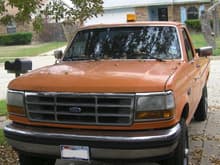 F250 Windsor 5.8l gas O/8,600 pounds. 4x4. Automatic with E40D Transmission. Lift gate on the back.