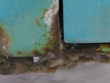 this is one of the pics showing what needs to be done. as u can see there is a bit of rust on the cab corners. i may have to replace these.