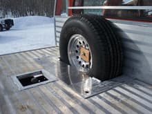 tool box recessed and spare tire, gooseneck hitch