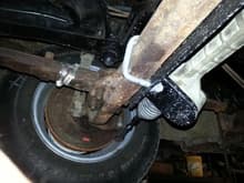 mounting bracket one piece all the way across axle