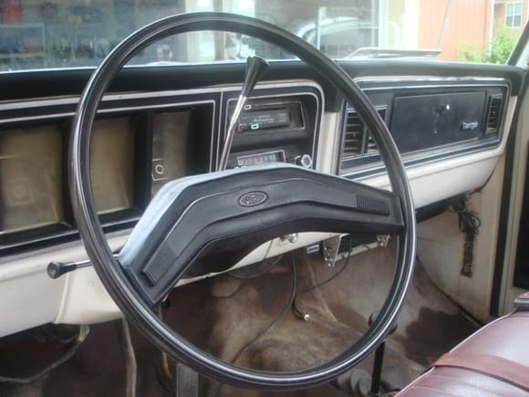 New prestine steering wheel from a JY '78.   I feel bad for stealing it for $20!