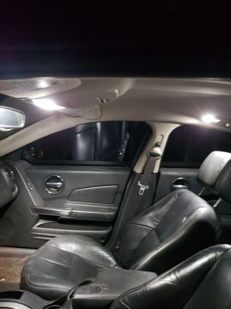 Man is it bright, I see I need to clean my leather seats now, lol